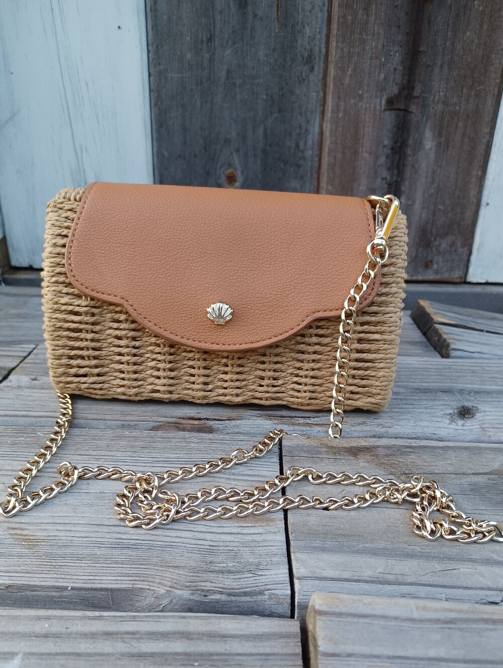 Lauren Conrad Mgnolia Scallop Wicker Clutch- NWOT